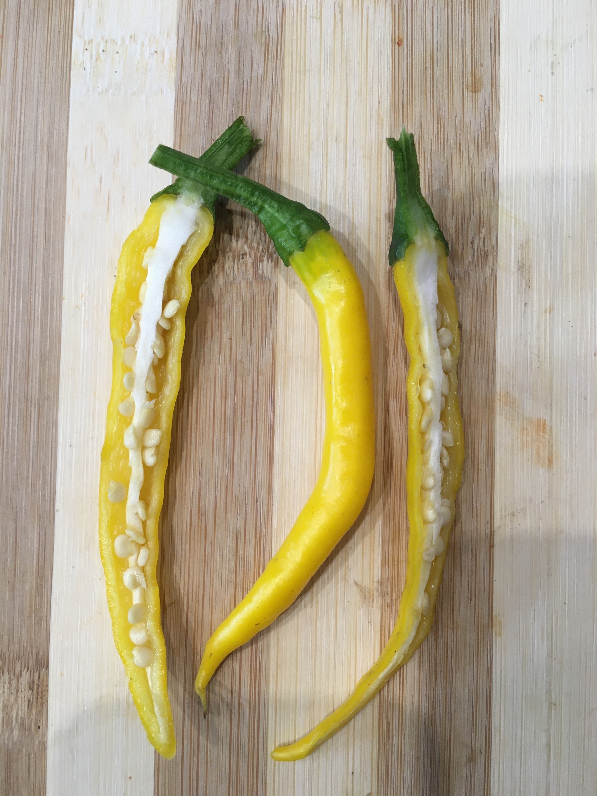 Сорт острого перца Thai dragon yellow - фото 3