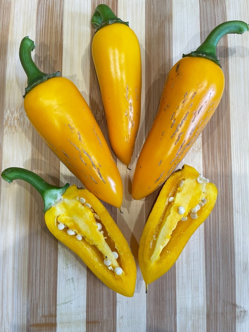 Семена острого перца Jalapeno Yellow Giant