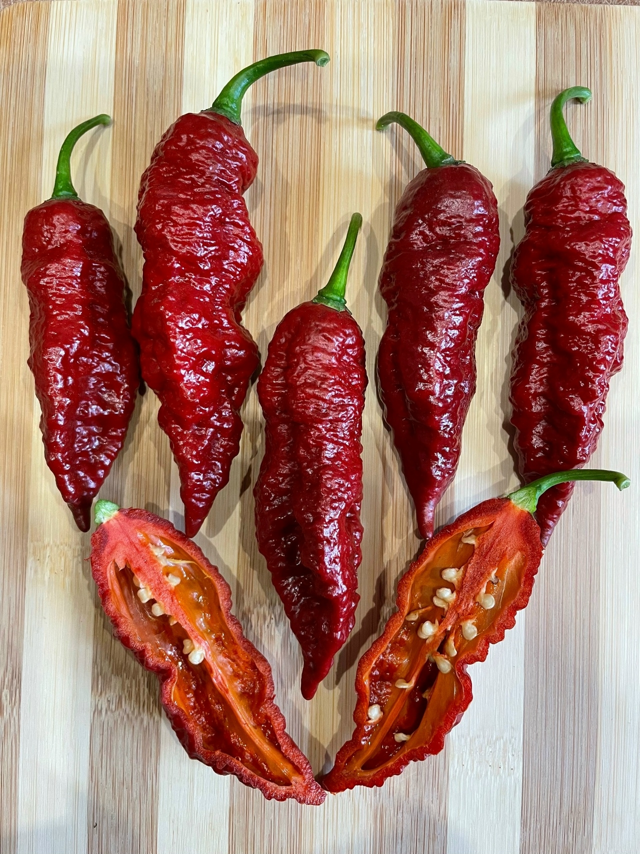 Сорт острого перца Bhut Jolokia Caramele - фото 3