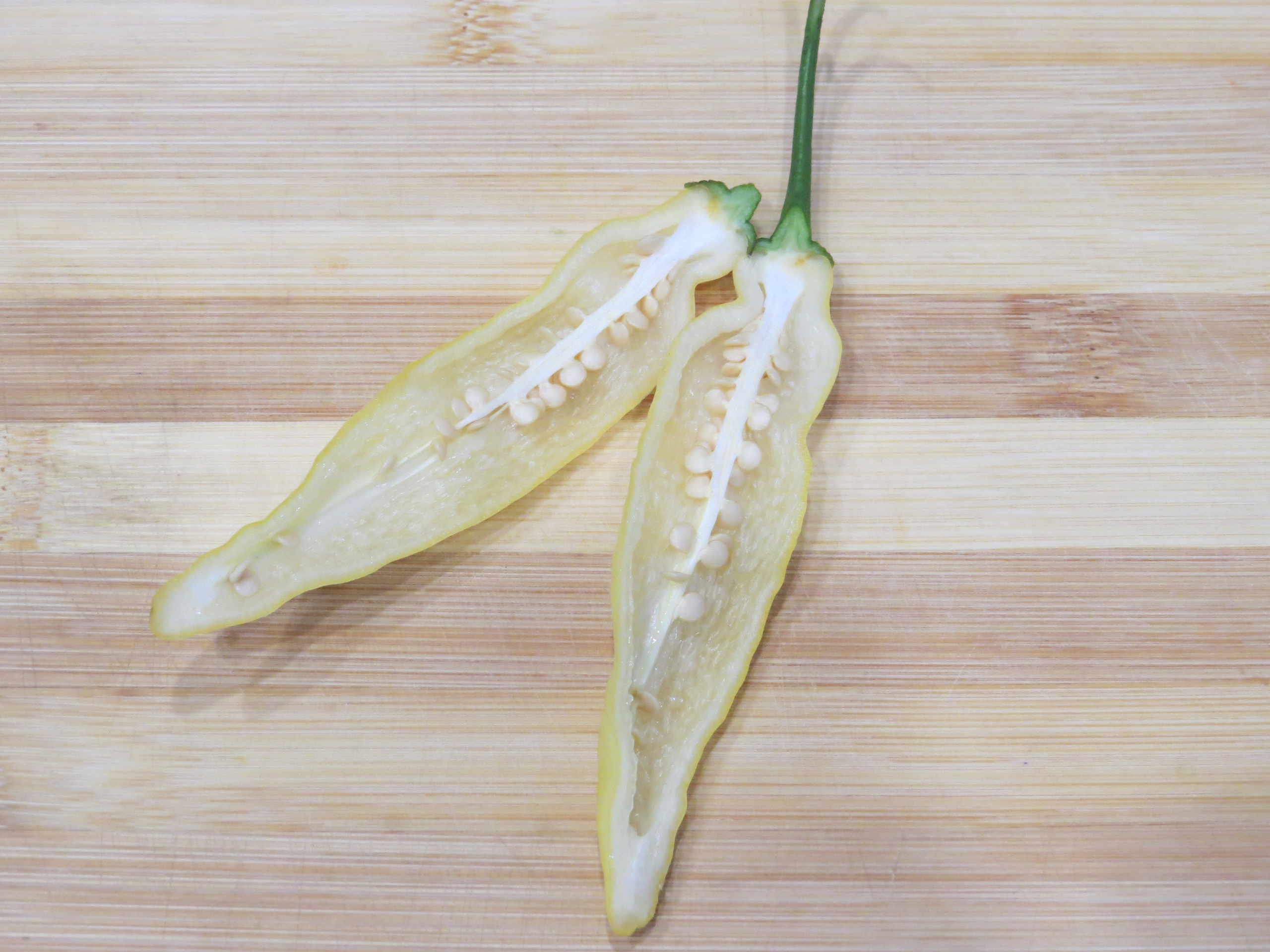 Сорт острого перца Aji Pineapple - фото 3